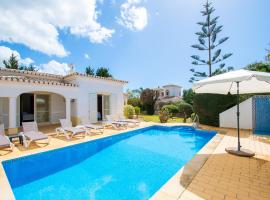 Villa La Pausa - Serene 3-Bedroom Retreat with Heated Pool, hotel di Carvoeiro