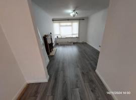 Cosy 3 Bed House in Croydon, hotel en Croydon