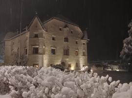 Ansitz Heufler, hotel v mestu Rasun di Sopra