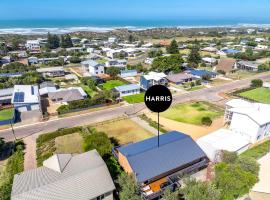 The Beach House 64 Neighbour Ave Goolwa Beach - No Linen Included, hotel u gradu 'Goolwa'