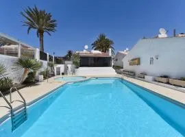 Villa Playa Del Ingles Vista | Luxury Retreat in Gran Canaria | Private Heated Pool | Garden Terrace & BBQ | Rooftop Solarium with Sea Views | Prime Location Right at the Dunes of Maspalomas | Playa del Ingles