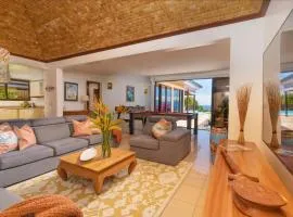 Magnificent 5 Br Villa with pool: amazing views