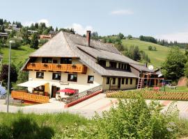 Haus Schöneck, hotelli kohteessa Todtnauberg