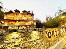 ORZU Boutique Stays Burwa Manali