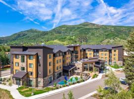 Residence Inn by Marriott Steamboat Springs, hotel dengan kolam renang di Steamboat Springs