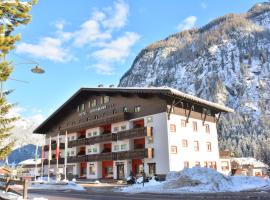 Hotel Grohmann, hotel u gradu 'Campitello di Fassa'