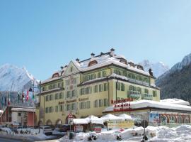 Hotel Dolomiti Schloss，位于卡纳泽伊的酒店