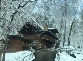 Bears Lair cabin Chalet