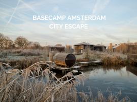 Basecamp Amsterdam, Hotel am Strand in Amsterdam