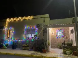 La casa amarilla de Luis y Eileen