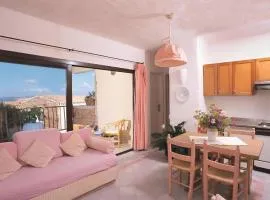 Seaside apartment Baja Sardinia - 6pl June July - 150 m from smeraldo beach