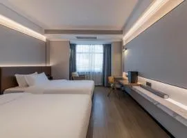 Luyue Hotel Movie Hotel Huaqiangbei Convention and Exhibition Center Branch