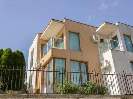 Balchik Sea View Escape - Luxury Villa with Jacuzzi, BBQ and Sunset Terrace