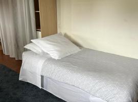 Chambre sur Eysines, hotel em Eysines