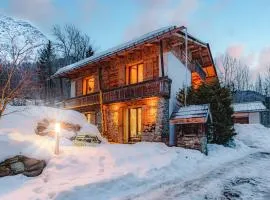 Chalet Fleur de Lys - Chalet 4BR Wood Stove , Home Cinema , Parental Suite - By Cozee Rentals