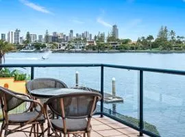 Perfect Waterfront Escape in Surfers Paradise