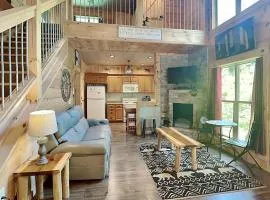 Bearly Hidden, 1 Bedroom, Loft, Resort Pool, Hot Tub, Fireplace, Sleeps 5