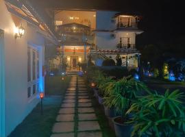 The Elegant homes, hotel in Kushālnagar