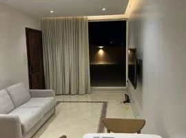 شقة رووف السلامة بجوار التسوق والمطاعم الحيوية,al salma condo