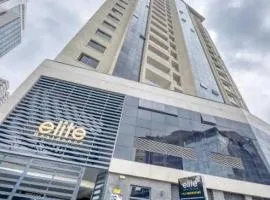 Elite Residence 7 Star Luxe Condo with Gym and Pool next to JW Marriott, Westlands Airport Shuttle, Luggage Storage available