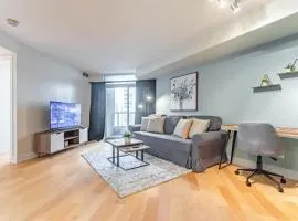 Executive 1 Plus Den Condo - 3880 Duke of York Residence