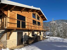 Chalet alpin de 150m² pour 12 personnes avec billard et garage à Méaudre - FR-1-737-22、メオドルのホテル