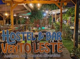 Hostel Vento Leste, хостел у місті Бомбіняс