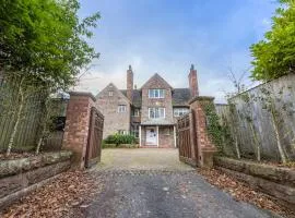 The Coach House - Grade 2 Listed