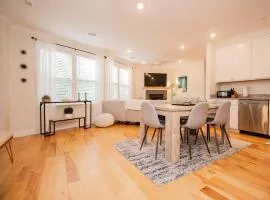 Modern 2br2ba Gem - South End