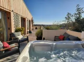 Le Penthouse de 220m2 - Jacuzzi - 3 Parkings - Climatisation - Terrasse