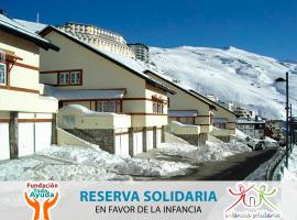 Apartamentos Las Tuyas 3000, apartmen di Sierra Nevada