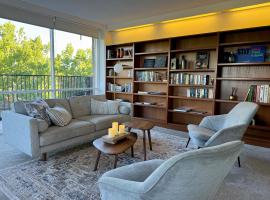 Treetops in Toorak 2br midcentury entire apartment, hotel que aceita pets em Melbourne