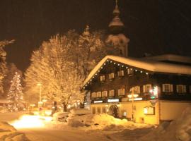 Hotel Gasthof Markterwirt, хотел в Алтенмаркт им Понгау