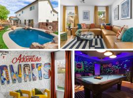 NEW Amazing Game Room and Heated Pool 6BDRM Home, hotel en Henderson