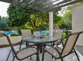 Stunning & Cosy, Direct Pool Access, 2BR, with Private Patio! Serenity Townhouse