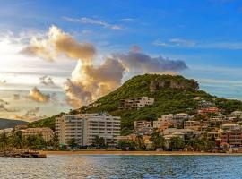 The Atrium Beach Resort and Spa, Ascend Hotel Collection, hotel v mestu Simpson Bay