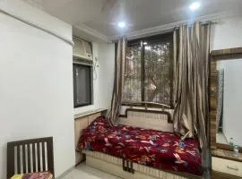 LINKING ROAD BANDRA West MAIN SHOPPING AREA LOCATION CENTRE NEAR TO STATION BANDRA AIRPORT DOMESTIC INTERNATIONAL 24 HOURS EASY TO COMMUTE ANYWHERE TRANSPORT AVAILABLE