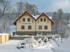 Penzion Na kraji lesa, hotel di Valašské Meziříčí