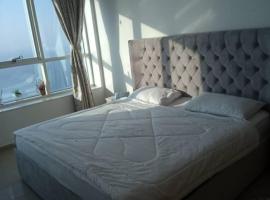 NICE Room in Sea View Apartment with Shared Amenities – obiekt B&B 