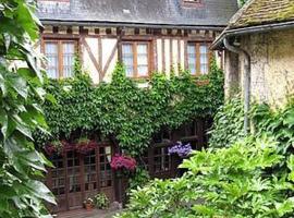 Logis Le Vieux Relais, hotelli kohteessa Cosne-Cours-sur-Loire