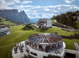 COMO Alpina Dolomites, hotel en Alpe di Siusi