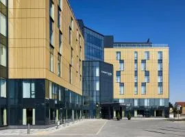 Courtyard by Marriott London Heathrow Airport