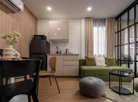 3 Bed 3 Bath / Luxury / 1 min walk to BTS Asok