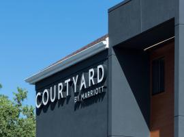 Courtyard by Marriott Pensacola, готель у місті Пенсакола