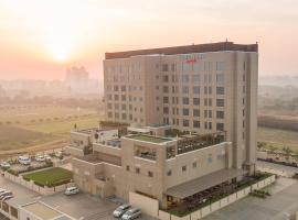 Courtyard by Marriott Surat, hotel en Surat