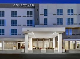 Courtyard by Marriott Hamilton, viešbutis su baseinais mieste Hamiltonas