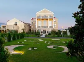 Tresor Le Palais Timisoara, Curio Collection by Hilton