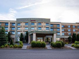 Courtyard by Marriott Kingston Highway 401, хотел в Кингстън