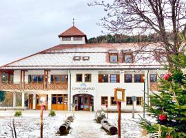 Hotel Corno Bianco, hotel para famílias em Nova Ponente