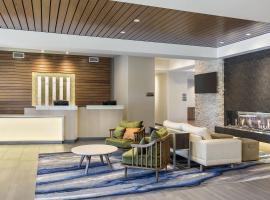 Fairfield Inn & Suites by Marriott Minneapolis North/Blaine, hotel na may pool sa Blaine